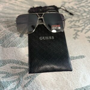 GUESS Black and Silver Aviator Sunglasses